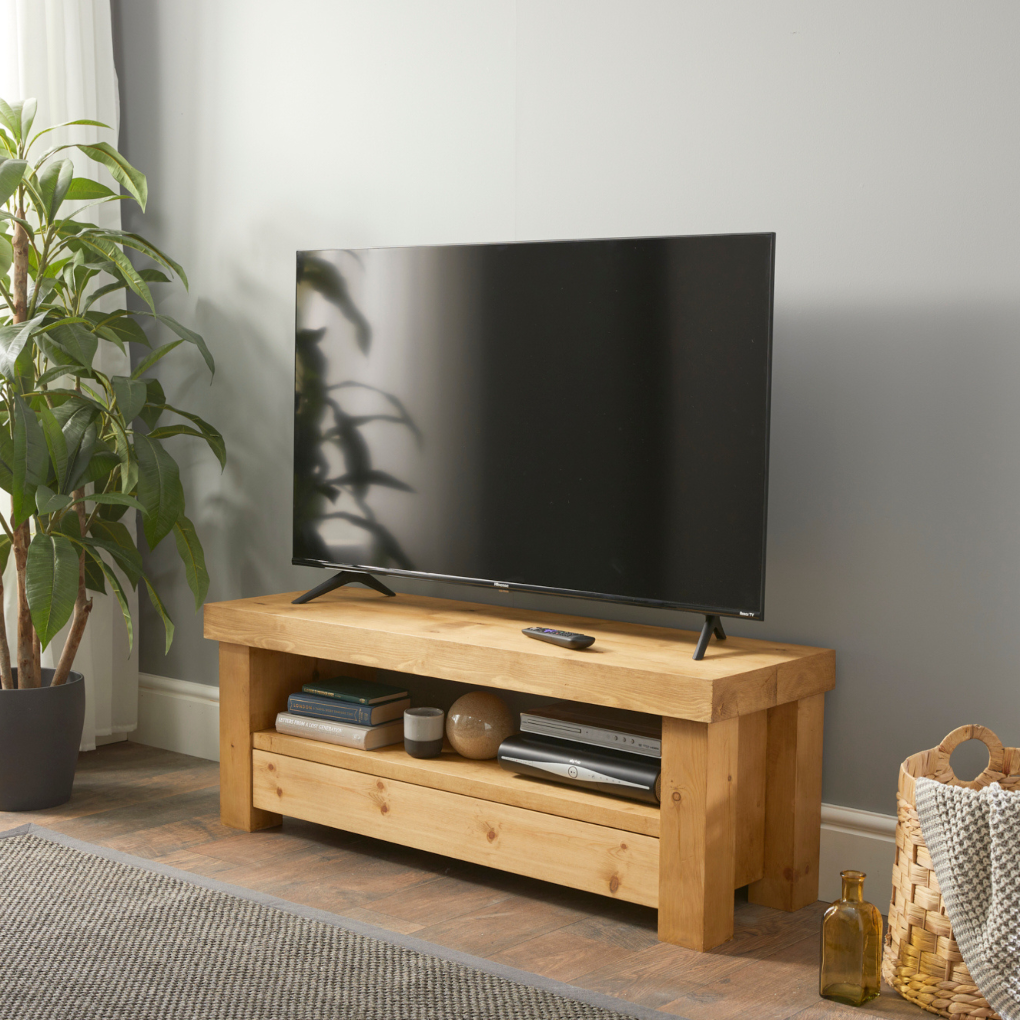 Chunky oak tv online stand